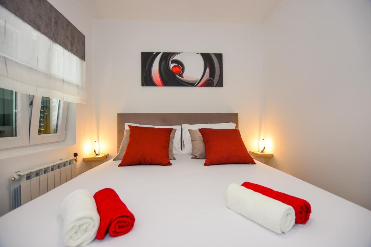Apartmani Plazibat Mandre Exterior photo