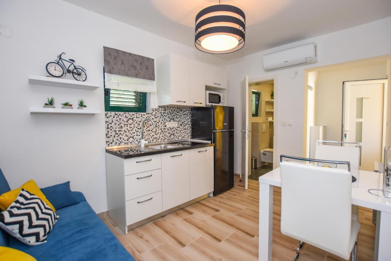 Apartmani Plazibat Mandre Exterior photo