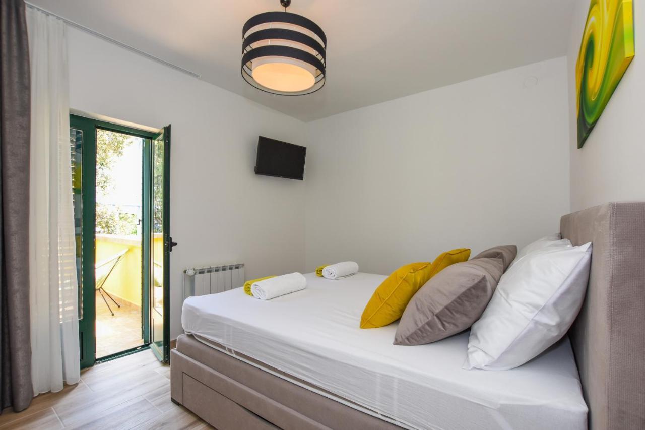 Apartmani Plazibat Mandre Exterior photo