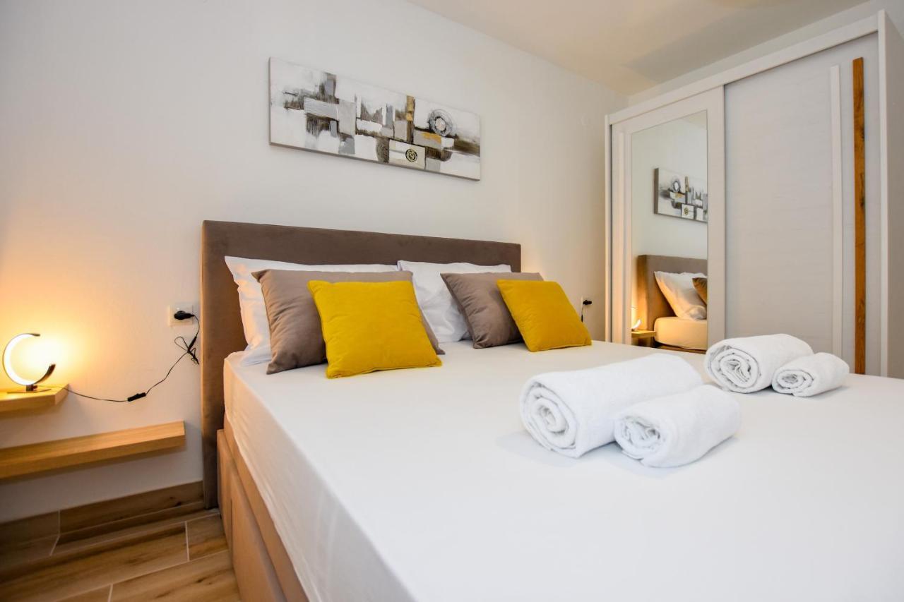 Apartmani Plazibat Mandre Exterior photo