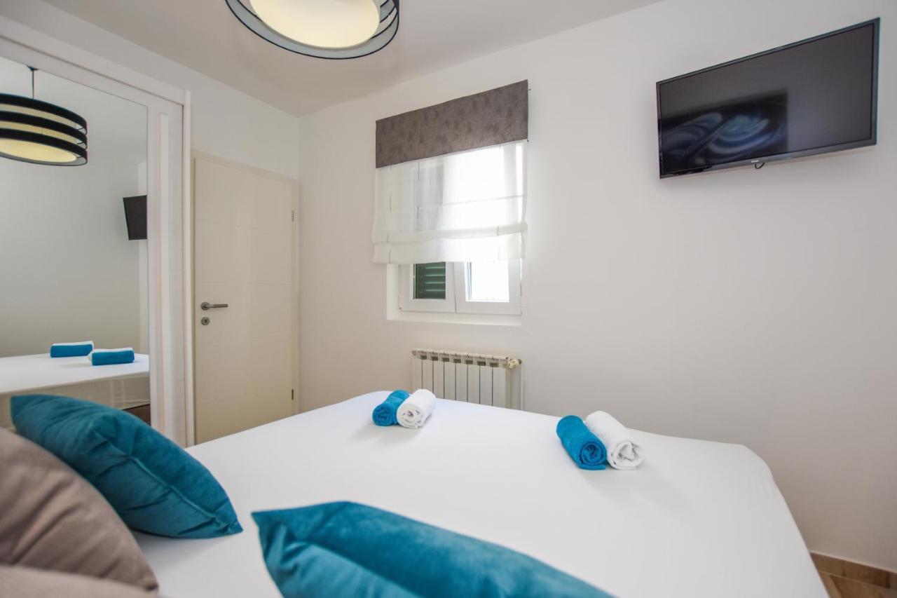 Apartmani Plazibat Mandre Exterior photo