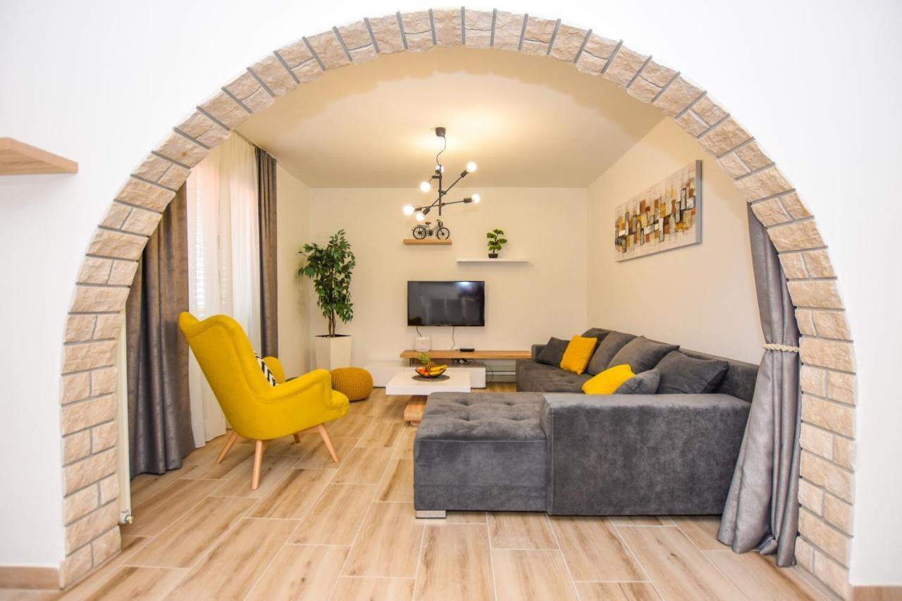 Apartmani Plazibat Mandre Exterior photo